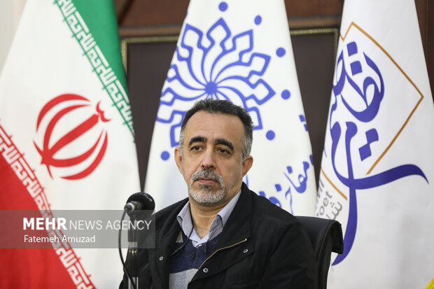 جهان تشنه معارف، دانش و اندیشه بزرگان زبان و ادب فارسی است جهان تشنه معارف، دانش و اندیشه بزرگان زبان و ادب فارسی است