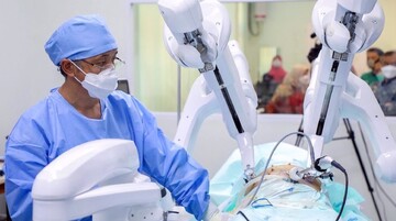 Indonesian surgeons amazed by accuracy of Iranian-made robots