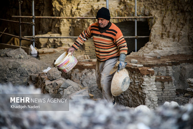 هیجانخبری یا واقعیت؟ کاوشهای کمرزرین زیر ذرهبین باستانشناسان