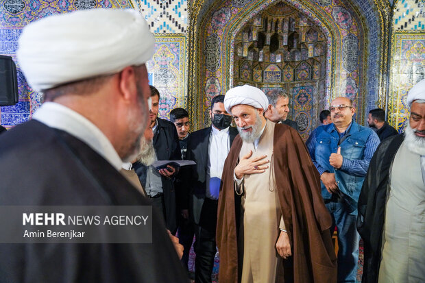 محفل انس با قرآن کریم در مسجد نصیرالملک شیراز