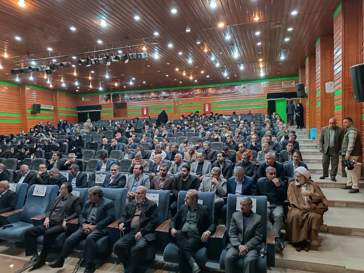 یادواره ۳۸ شهید گرانقدر بمباران هوایی محله کانون در ایلام برگزار شد