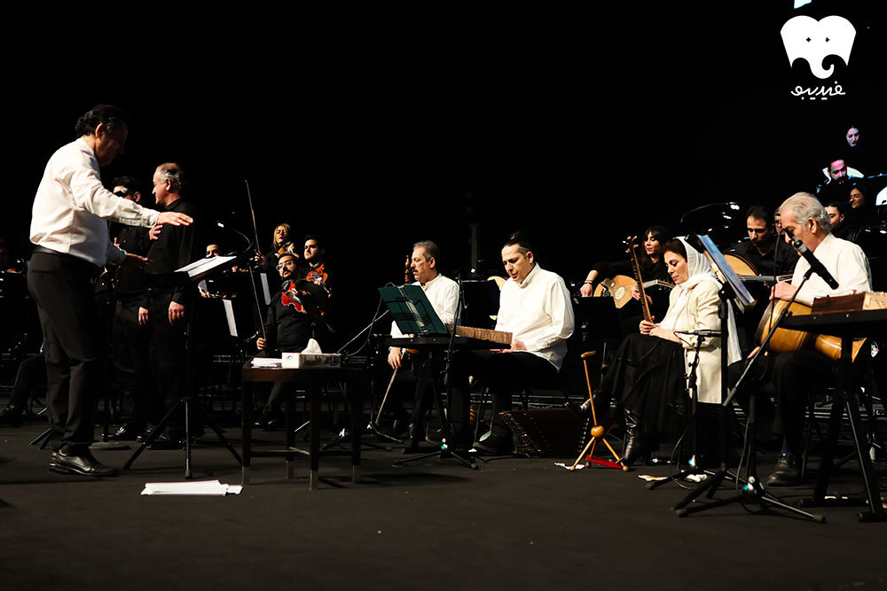 آتش زنده کامکارها در شب زمستانی تهران آتش زنده کامکارها در شب زمستانی تهران