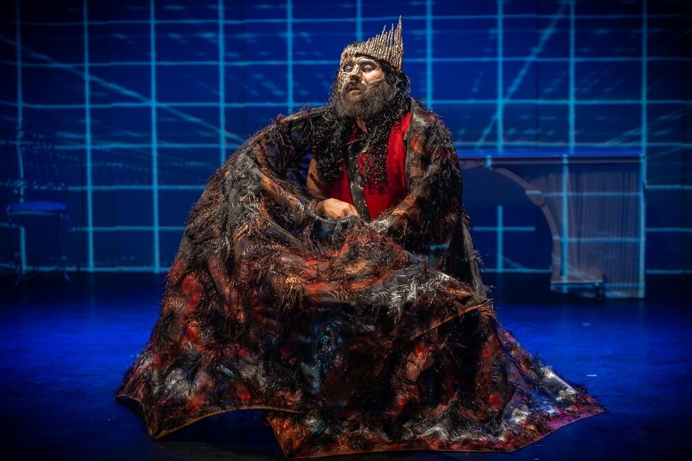 «هفت خاب»؛ بهرهگیری از رویکردی نو در بازخوانی شاهنامه «هفت خاب»؛ بهرهگیری از رویکردی نو در بازخوانی شاهنامه