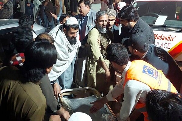 Pakistan'da askeri üsse bombalı saldırı: en az 12 ölü, 30 yaralı