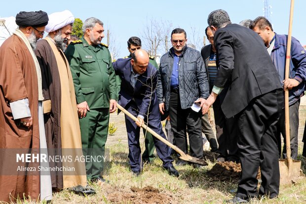 بزرگداشت منابع طبیعی، آبخیزداری و جشن درختکاری در رشت