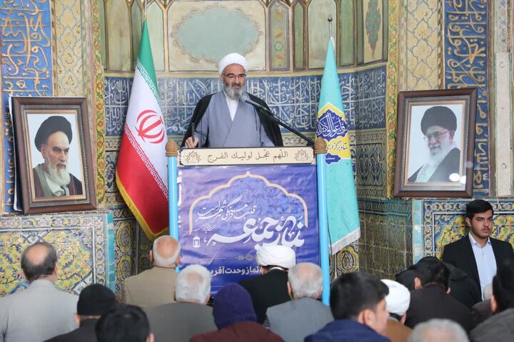 رفع مشکلات معیشتی با اتکا به منابع داخلی و مردمیسازی اقتصاد