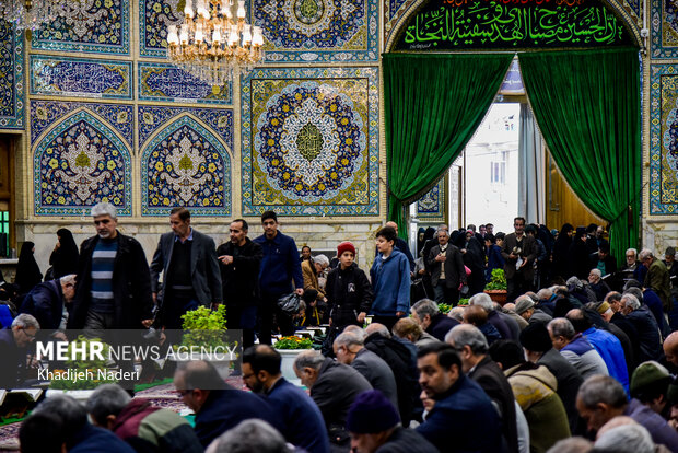 جزءخوانی قرآن در مسجد رضوی اصفهان