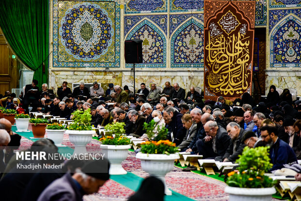 جزخوانی قرآن در مسجد رضوی اصفهان