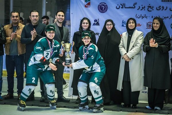 نخستین لیگ هاکی بانوان قم راه اندازی میشود