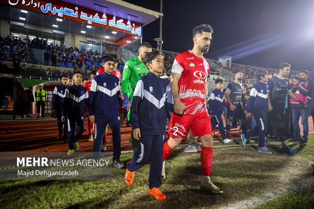 لیگ برتر فوتبال -  پرسپولیس و چادرملو