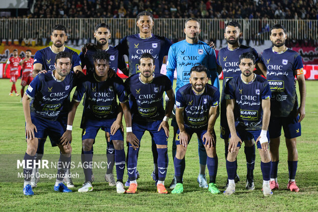 لیگ برتر فوتبال -  پرسپولیس و چادرملو