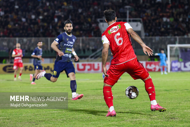 لیگ برتر فوتبال -  پرسپولیس و چادرملو