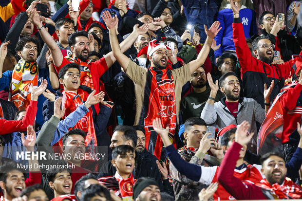 لیگ برتر فوتبال -  پرسپولیس و چادرملو