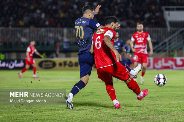 لیگ برتر فوتبال -  پرسپولیس و چادرملو