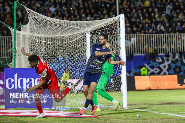 لیگ برتر فوتبال -  پرسپولیس و چادرملو