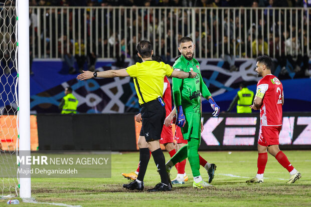 لیگ برتر فوتبال -  پرسپولیس و چادرملو