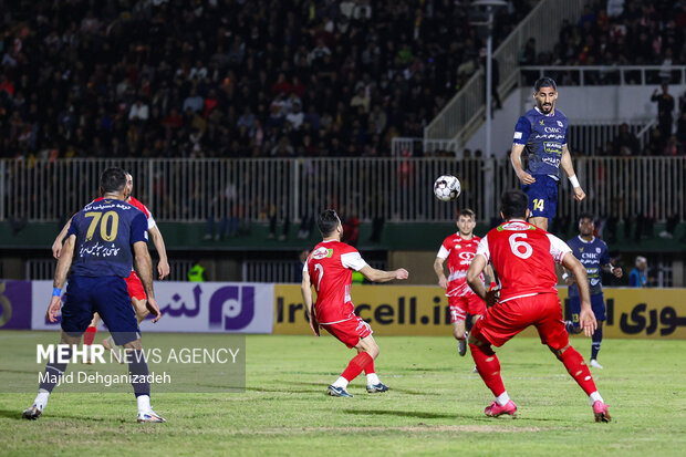 لیگ برتر فوتبال -  پرسپولیس و چادرملو