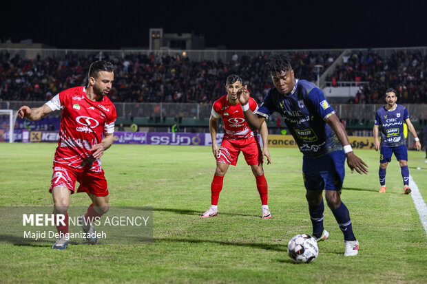 لیگ برتر فوتبال -  پرسپولیس و چادرملو
