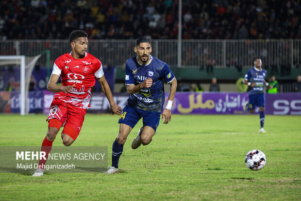 لیگ برتر فوتبال -  پرسپولیس و چادرملو