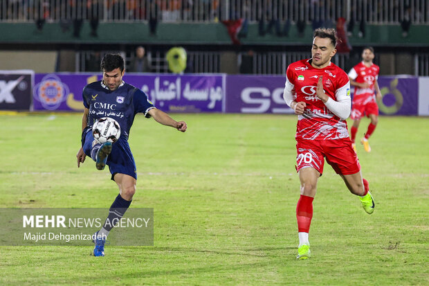 تساوی پرسپولیس و چادرملو در نیمه اول