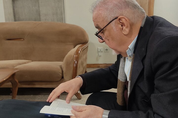 ترجمه بخشی از زندگی فاروغ نجمالدین است