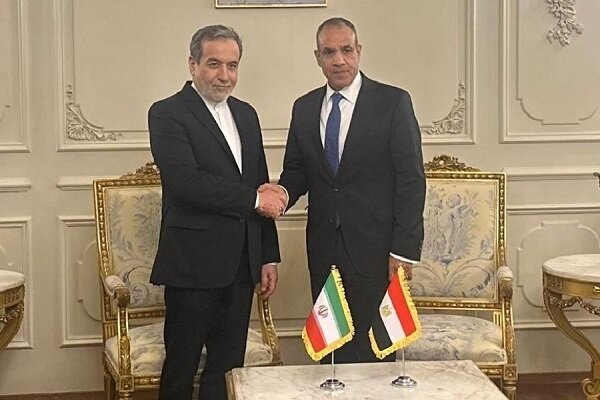 دیدارهای جداگانه عراقچی با وزرای امور خارجه عمان ، مصر و ترکیه دیدارهای جداگانه عراقچی با وزرای امور خارجه عمان ، مصر و ترکیه