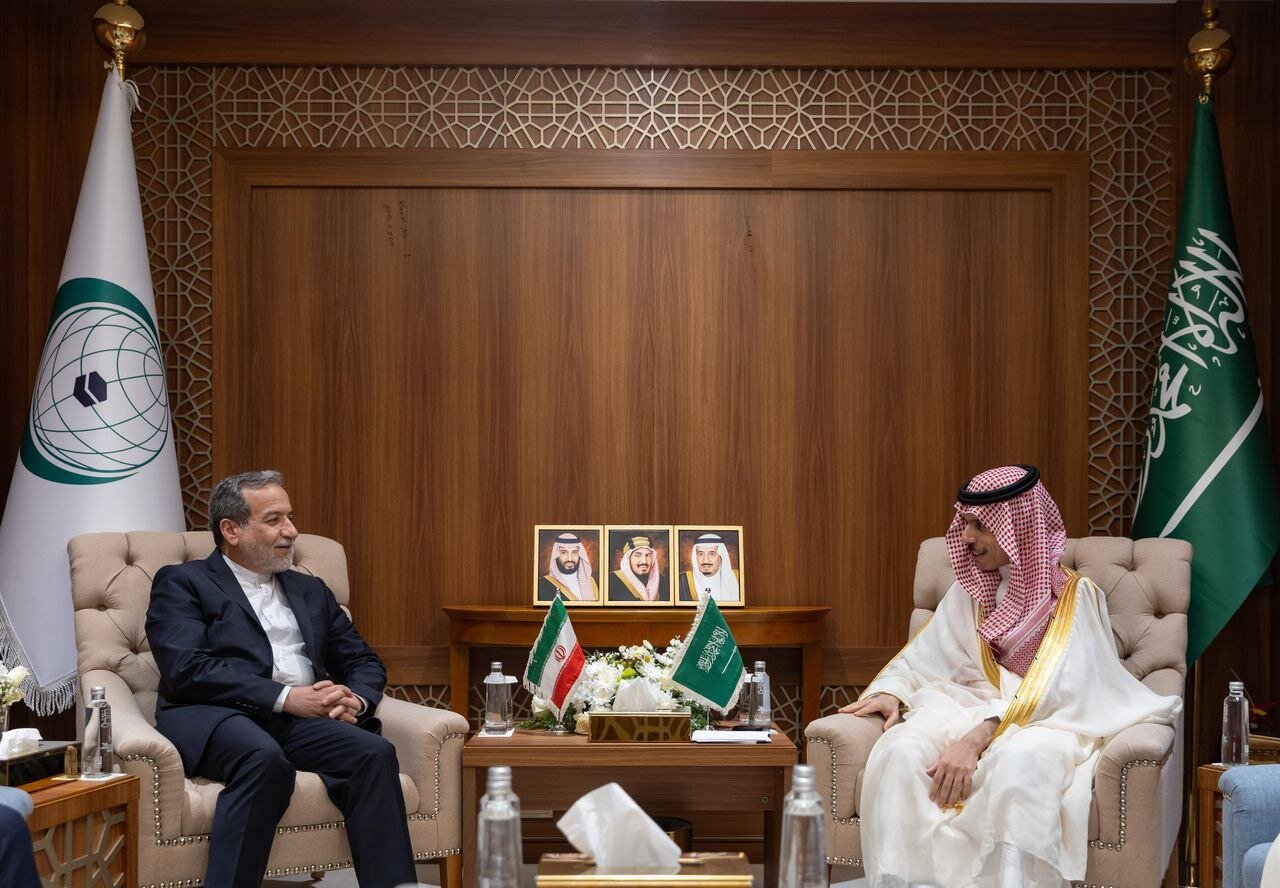 Araghchi meets Saudi counterpart to discuss region, ties