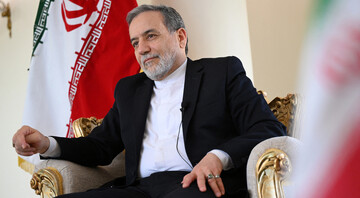 Araghchi says Tehran will not talk to US under threats