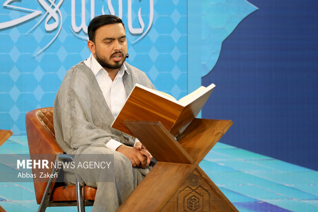 جزء خوانی قرآن کریم در امامزاده سید مظفر (ع) بندرعباس