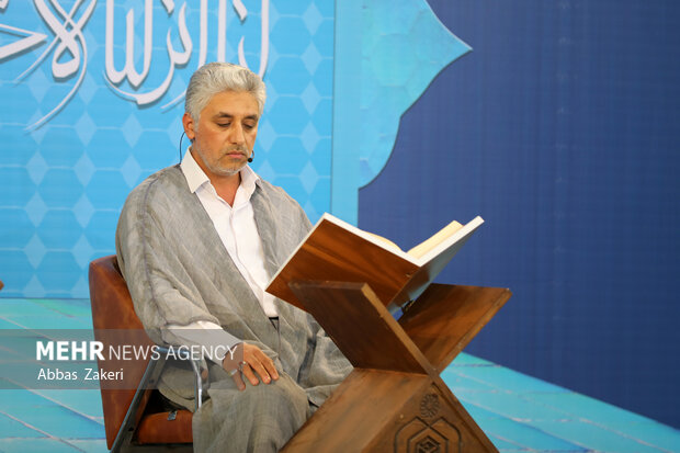 جزء خوانی قرآن کریم در امامزاده سید مظفر (ع) بندرعباس