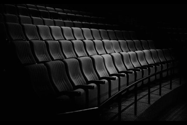 نمایشها یک شب به صحنه نمیروند