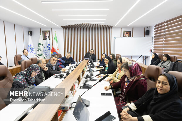 نگارههای خمسه نظامی بررسی شد؛ تاراج سرمایههای ایران!