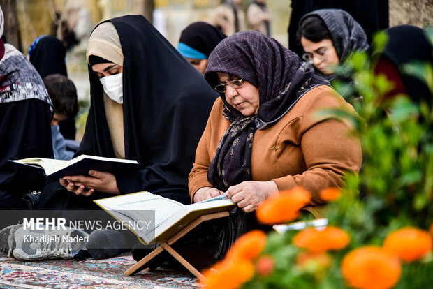 جزء خوانی قرآن کریم در چهارباغ اصفهان