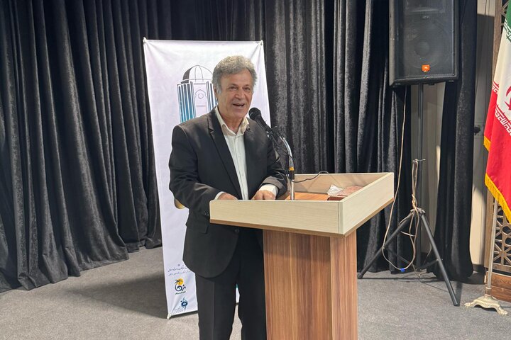 «نظامی»از هوش خود برای تطبیق داستانها با اصول اسلامی استفاده کرد