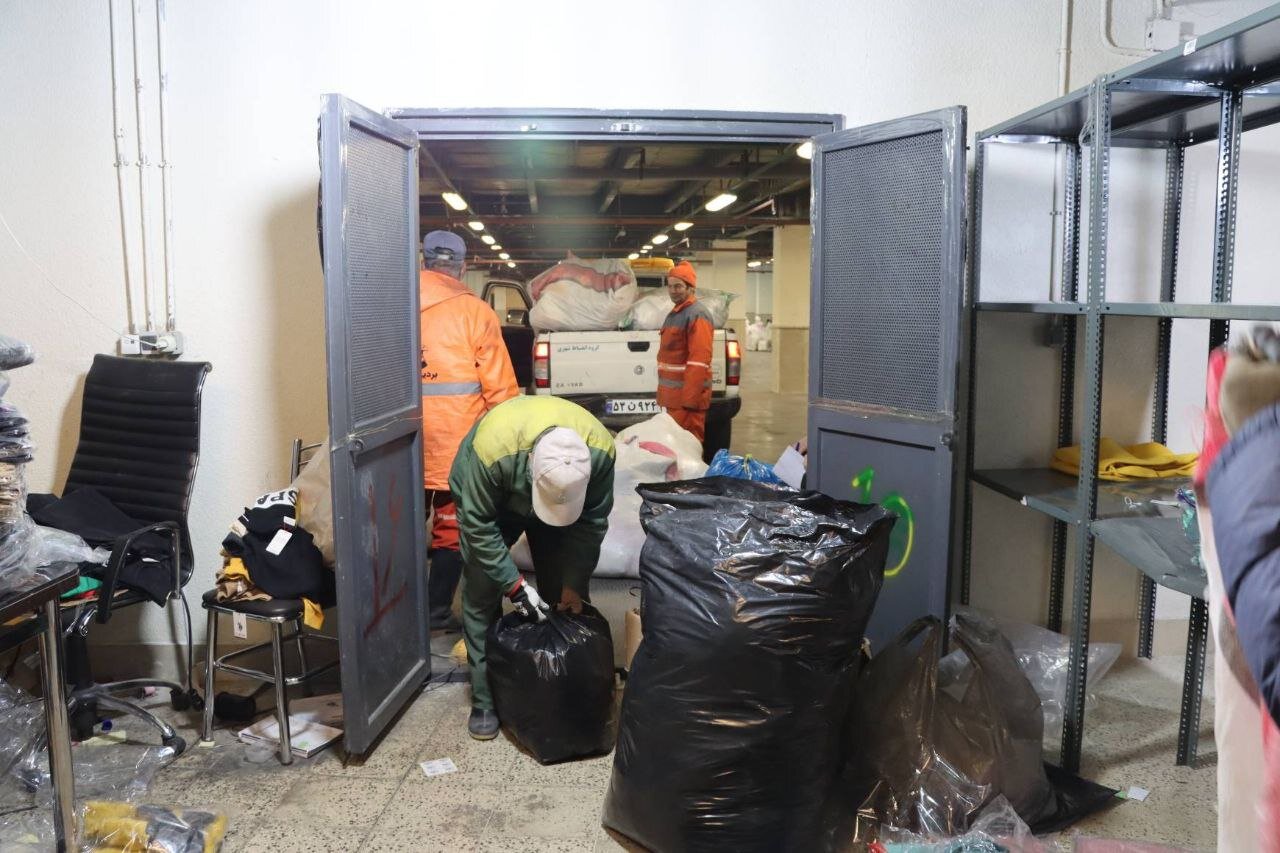 کشف مواد اشتعالزا و مشروبات الکلی از پارکینگ یک مجتمع تجاری 3 5413707