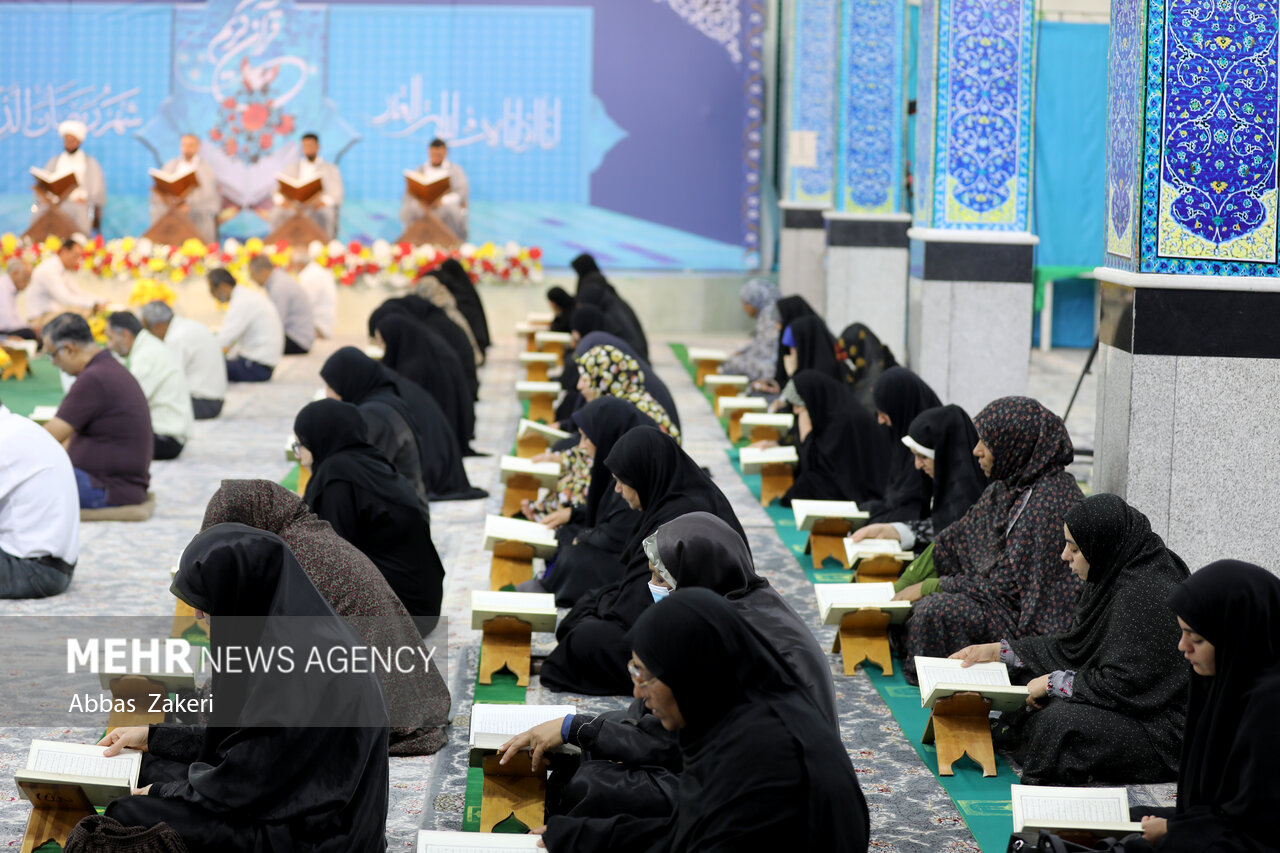 قراءة جزء من القرأن الكريم في بندر عباس 