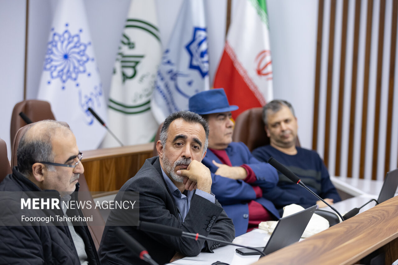 نگارههای خمسه نظامی بررسی شد؛ تاراج سرمایههای ایران! نگارههای خمسه نظامی بررسی شد؛ تاراج سرمایههای ایران!