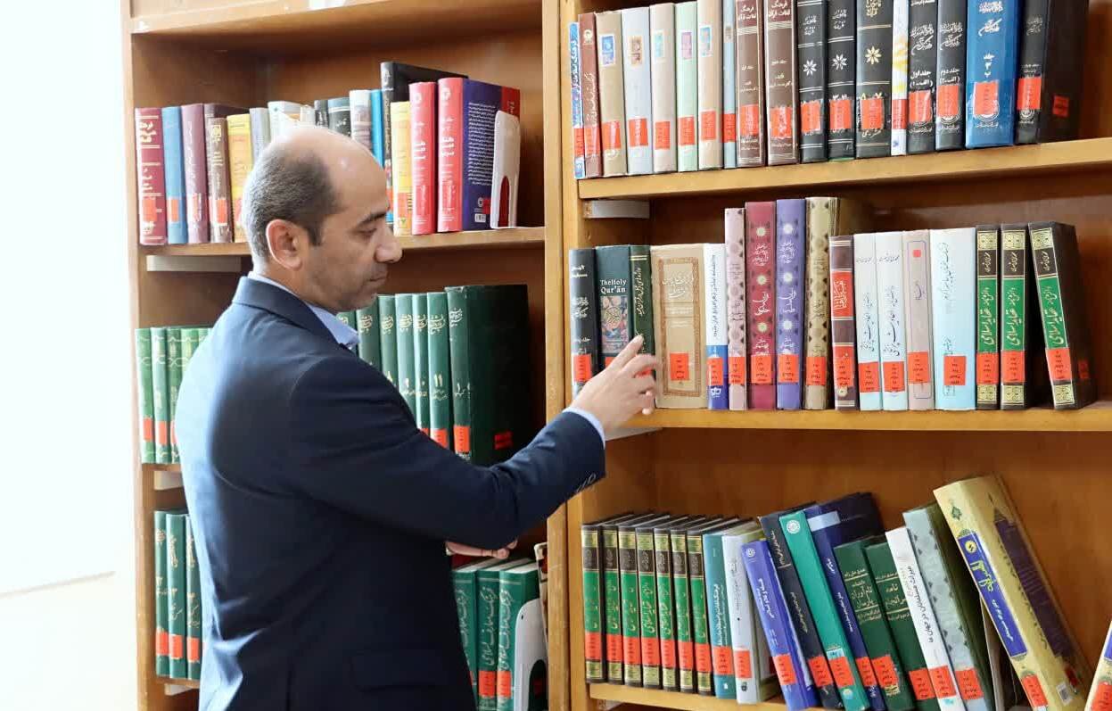 کتابخانههای عمومی شهرستان دشتی تقویت شوند