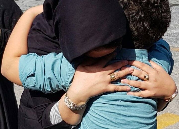 کودک ۷ ساله گمشده با سرعت عمل پلیس گرمه به آغوش خانواده بازگشت کودک ۷ ساله گمشده با سرعت عمل پلیس گرمه به آغوش خانواده بازگشت