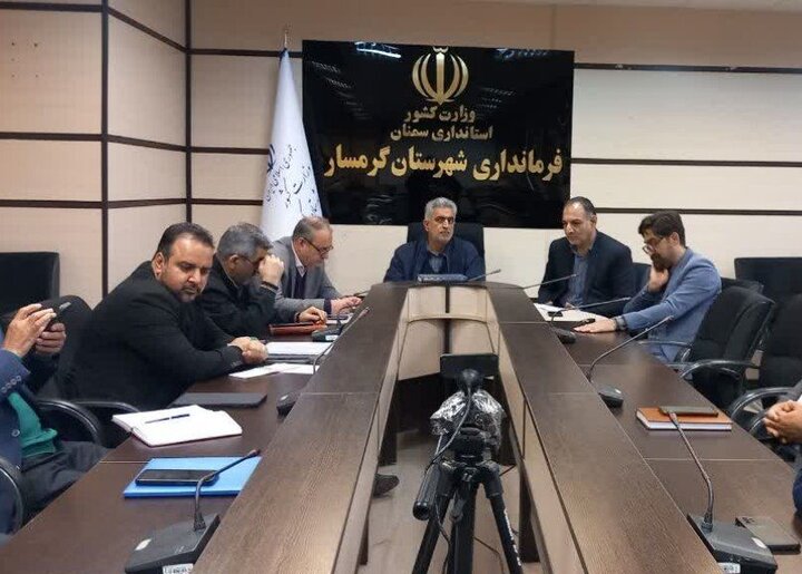 سرمایه گذاران حوزه نیروگاههای خورشیدی در گرمسار حمایت میشوند