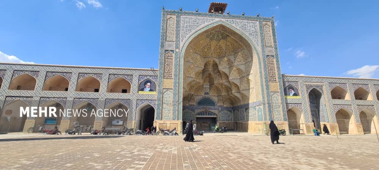 کاشیهای مسجد جامع اصفهان فروریخت