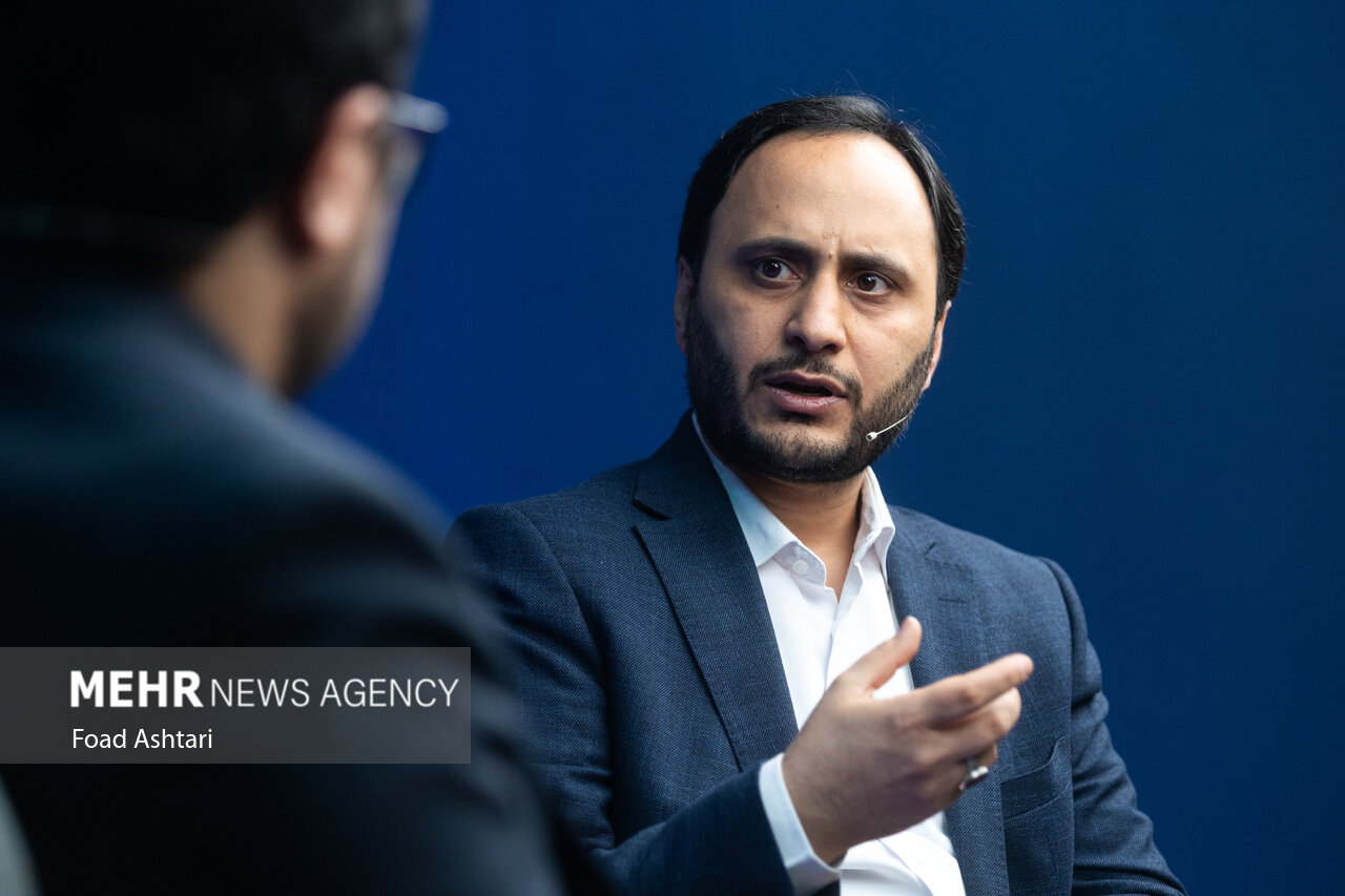 بهادری جهرمی: شهید رئیسی مسئولیتهای کلیدی را به جوانان سپرد