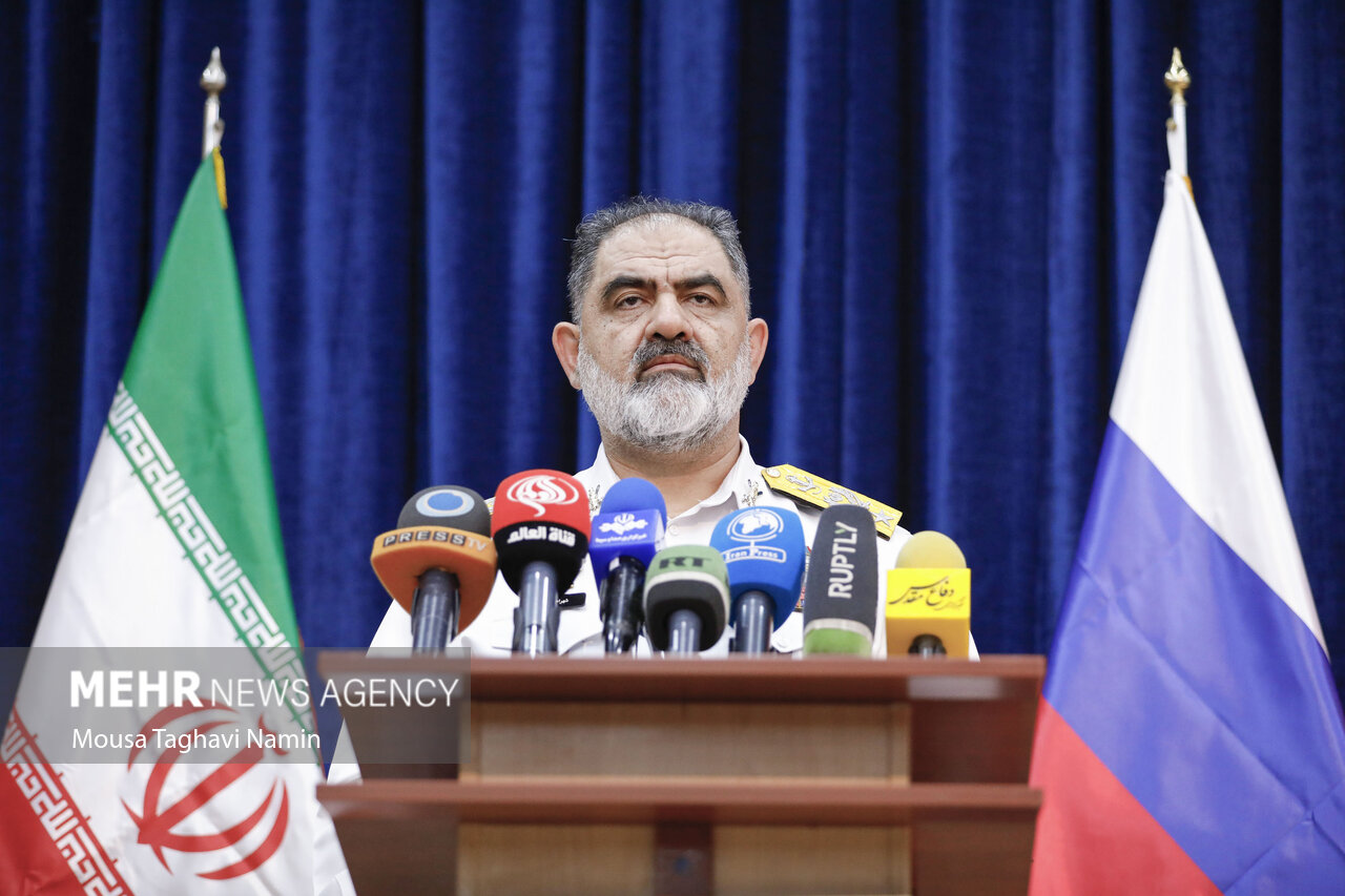 Mehr News Agency - Presser of Iran navy cmdr. Irani at 2025 Combined ...