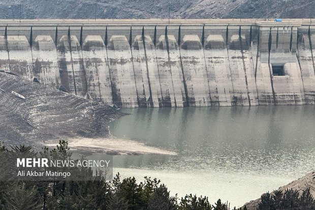 شوک آمار مصرف آب در تهران؛بالاشهری ها ۲ برابر الگو آب مصرف میکنند