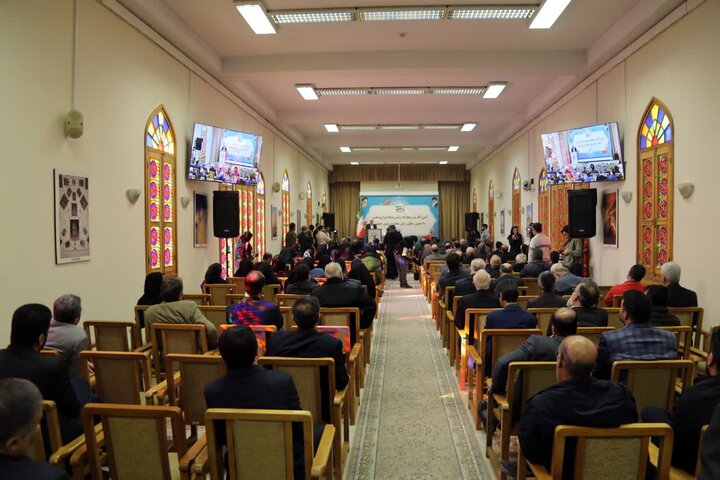 زبان فارسی رمز و نماد وحدت و انسجام ملی ماست 6 زبان فارسی رمز و نماد وحدت و انسجام ملی ماست