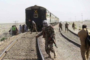 نجات ۱۵۵ مسافر حادثه گروگان‌گیری در پاکستان؛ ۲۷ عنصر مسلح کشته شدند