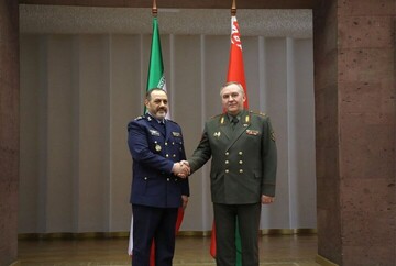 VIDEO: Iran defense delegation warmly received in Belarus