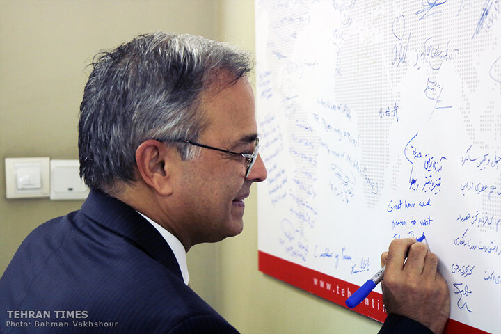 Tehran Times hosts ECO Secretary-General