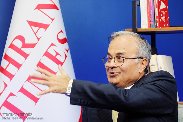 Tehran Times hosts ECO Secretary-General