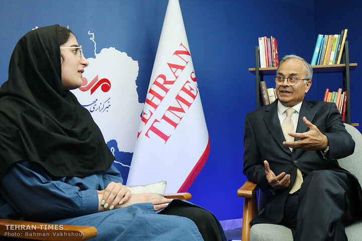 Tehran Times hosts ECO Secretary-General